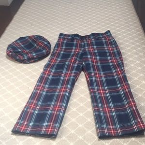 2 pants and 2 hats! Size 8 and size 4.